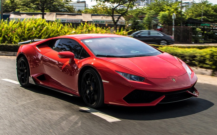 Cận cảnh Lamborghini Huracan màu đỏ thứ ba tại Việt Nam - Chiếc Huracan duy  nhất trong nước sơn màu thay vì dán decal