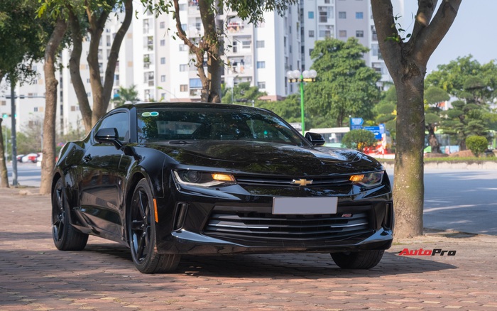 Biểu tượng 'Transformers' Chevrolet Camaro được rao bán giá 2 tỷ sau 6 năm  tuổi