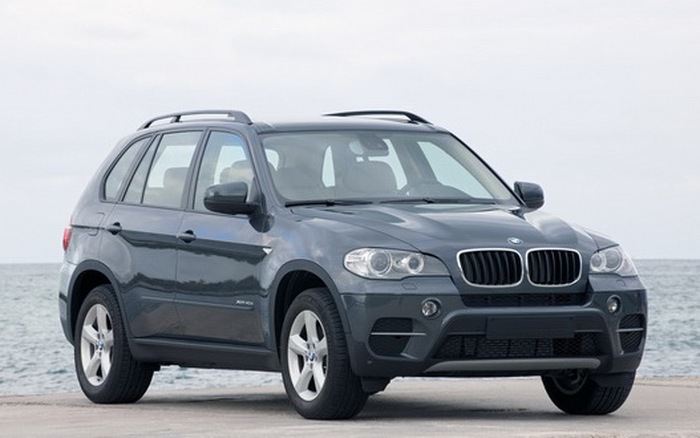  BMW lanza el X5